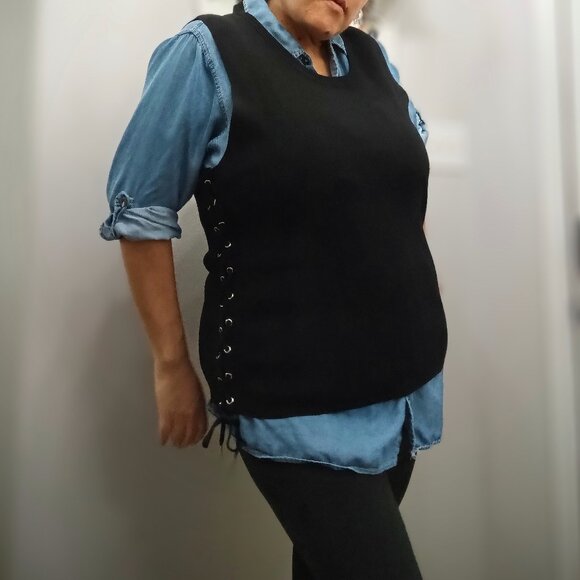 REBEL Black Sleeveless Vest with Lace-up Side Details. Plus Size 2X - Picture 3 of 5